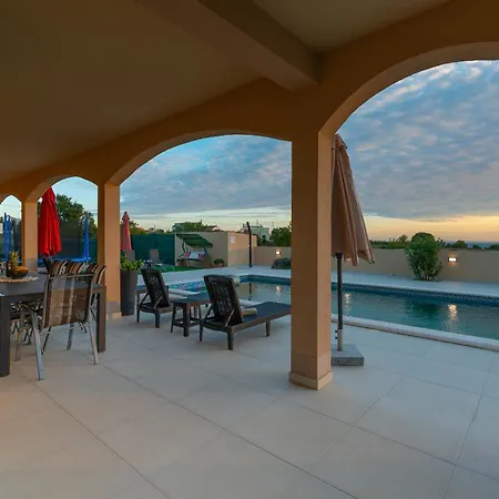 House Diana * Posedarje